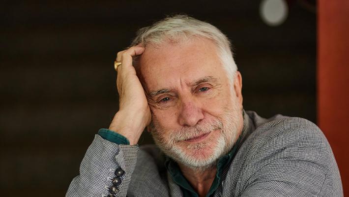 Crepet: “Non bisogna né affogare nella nostalgia, né proiettarsi soltanto verso il futuro”: la ricetta per “ripescare dal passato quel che serve”
