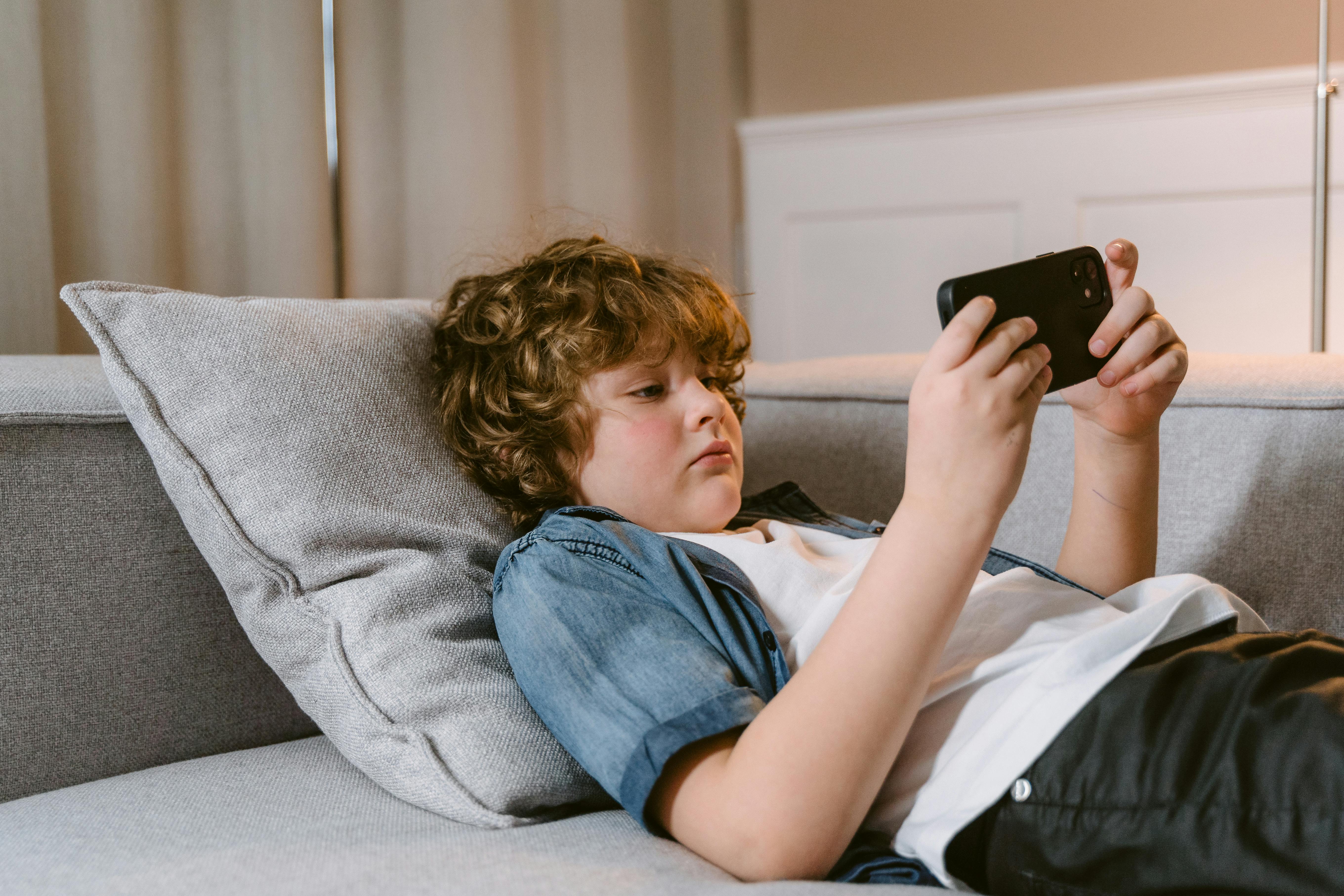 Giocattoli Montessori Contro Giochi Digitali