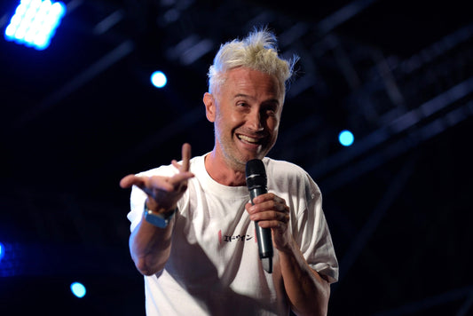 Vincenzo Schettini racconta il suo coming out: "A 19 anni è scoppiata una bomba in casa. Non se ne parlava a scuola, in famiglia, tra gli amici"