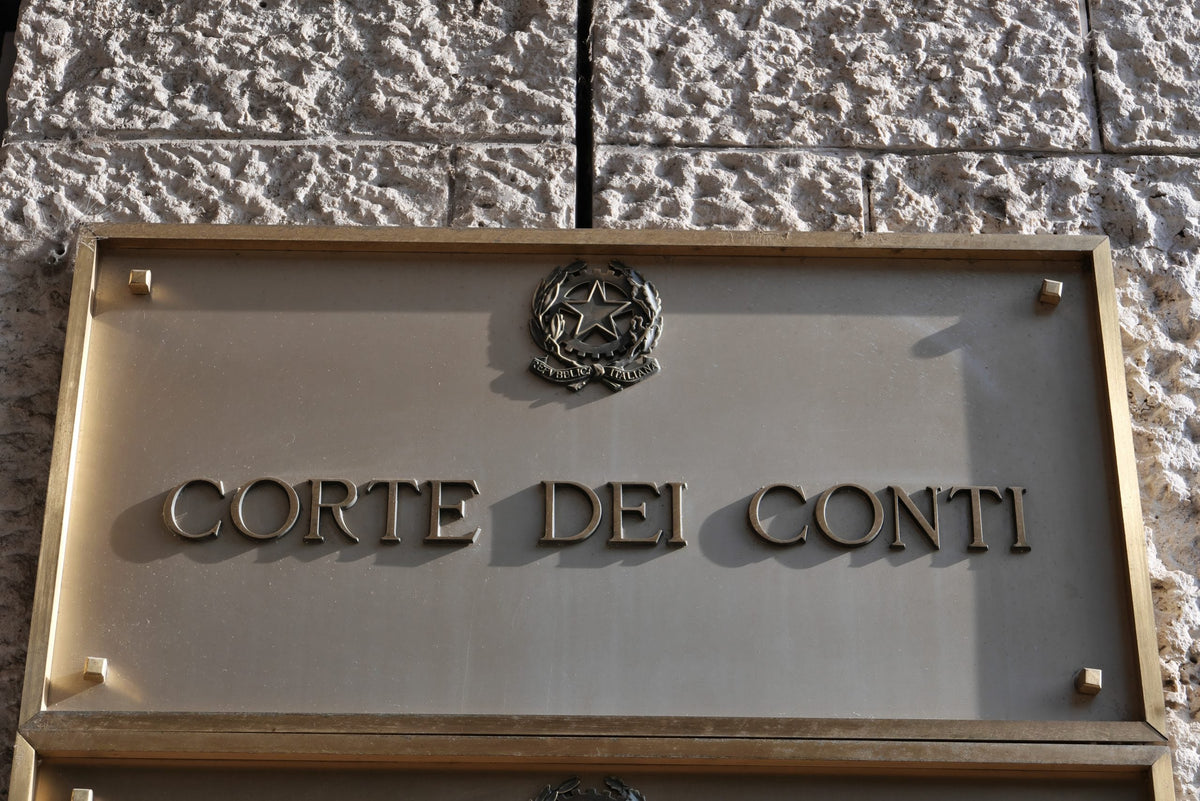 Dirigente eroga bonus premiali "a pioggia" senza selezione meritocratica. Corte dei Conti: "Così non si incentiva il miglioramento". Dovrà risarcire 7.700 euro