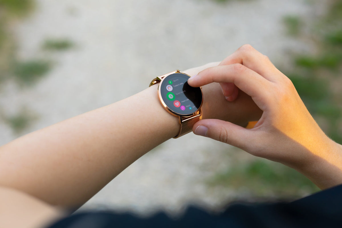 Smartwatch come primo dispositivo digitale: una scelta intermedia tra autonomia e tutela per gli alunni della scuola primaria