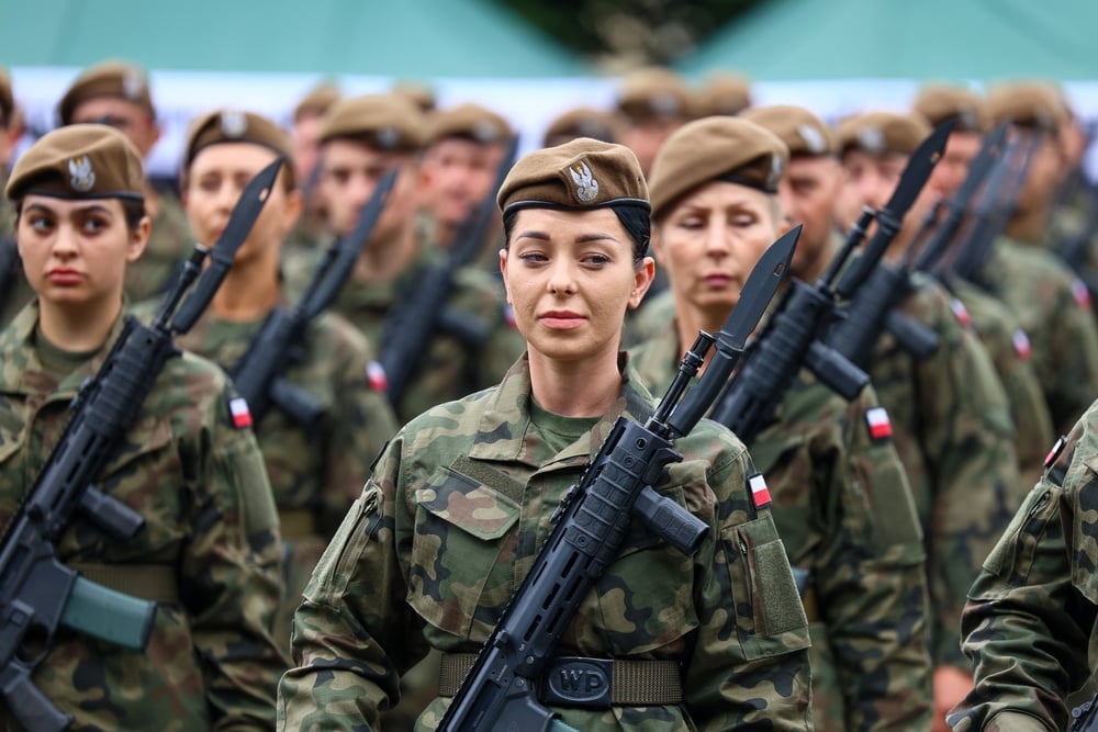 Il 53% degli italiani contrario alla reintroduzione della leva militare obbligatoria: "Occorre investire di più sulla scuola"